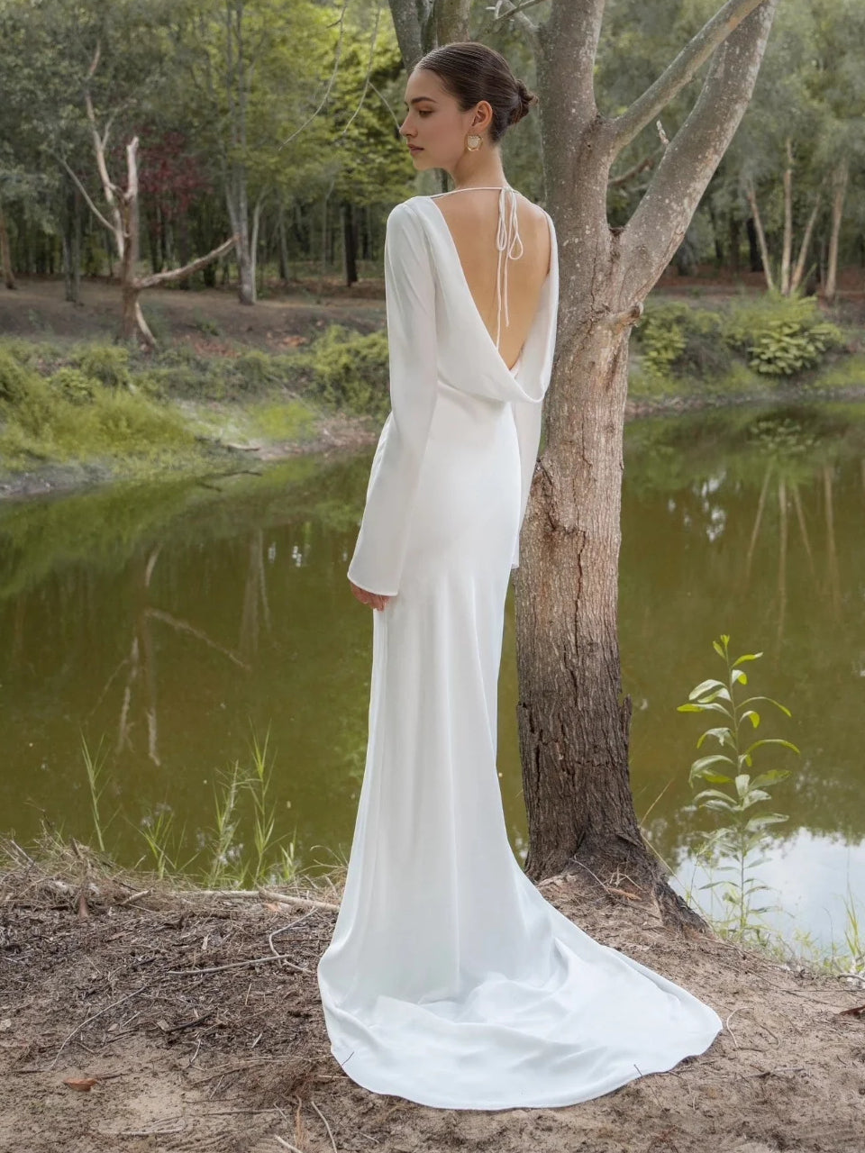 Ivory floor-length wedding dress, alternate view showing the bodice and skirt