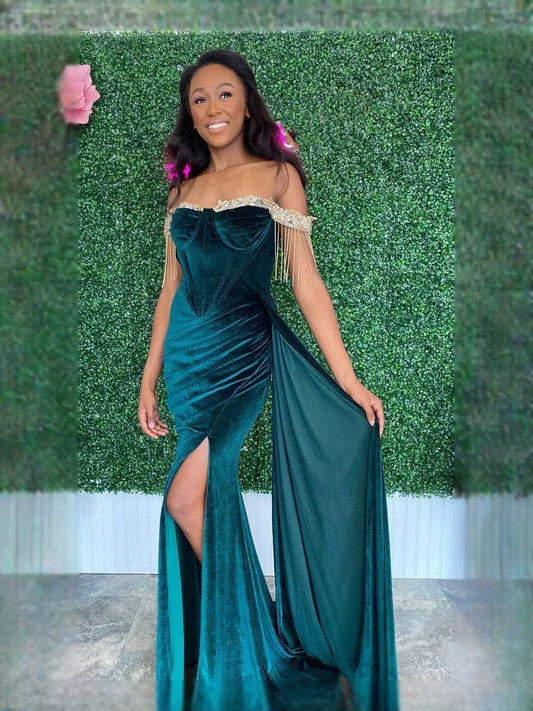 Emerald Green maxi prom dress, front view showing the mermaid silhouette