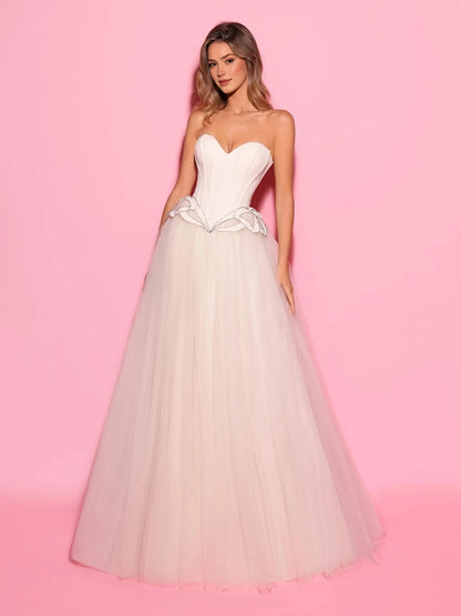 White Corset Layered Floral Sweetheart Ball-Gown Floor-Length Tulle Wedding Dress for Bridal Portraits, front view