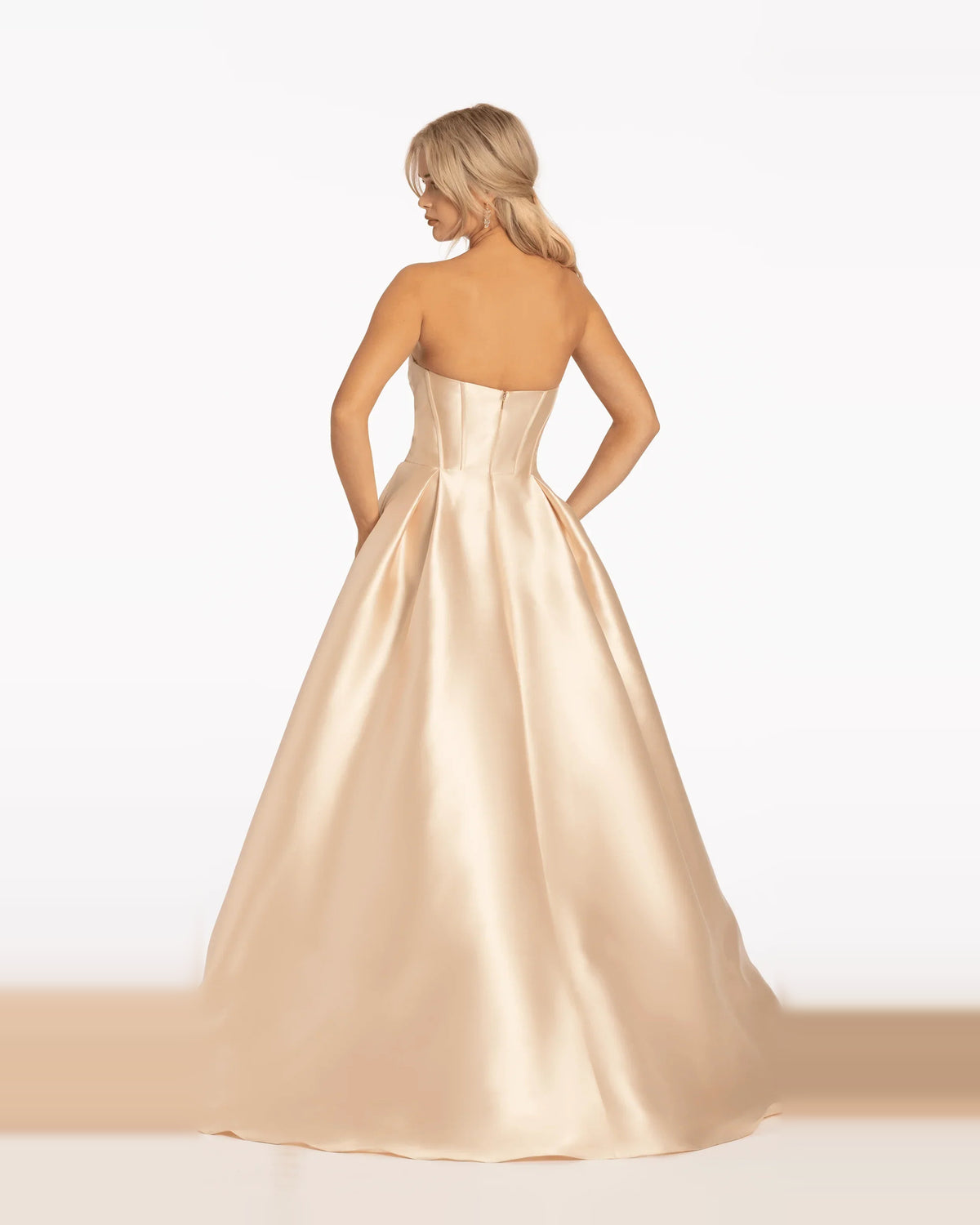 sweetheart ball-gown floor-length prom dress - image 2