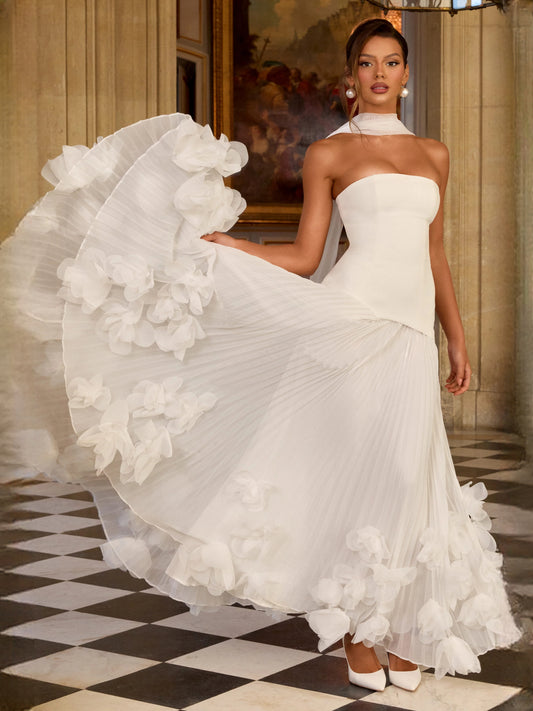 Ivory floor-length wedding dress, alternate view showing the bodice and skirt