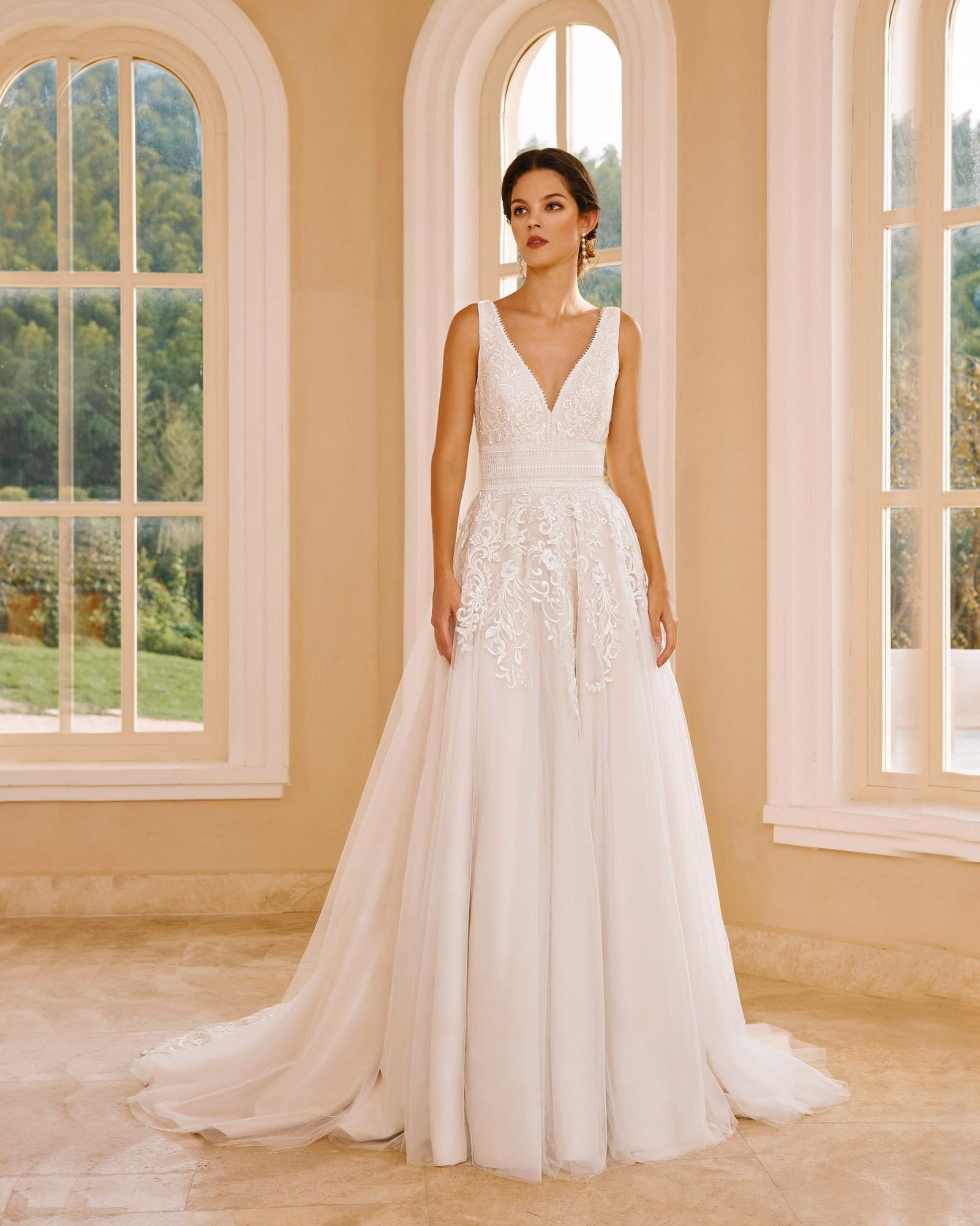 sleeveless v-neck lace tulle chapel train wedding dress - image 7