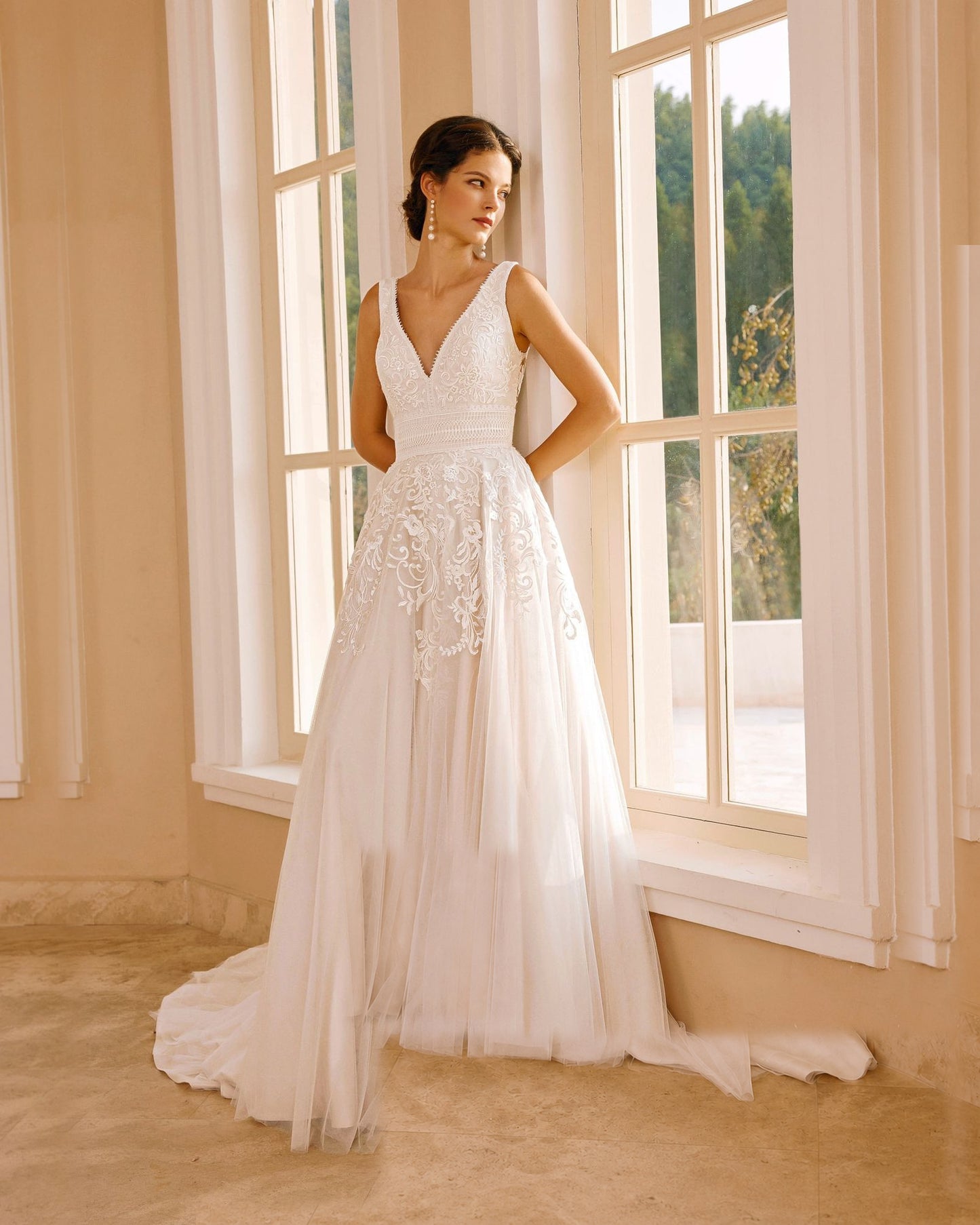 sleeveless v-neck lace tulle chapel train wedding dress - image 10