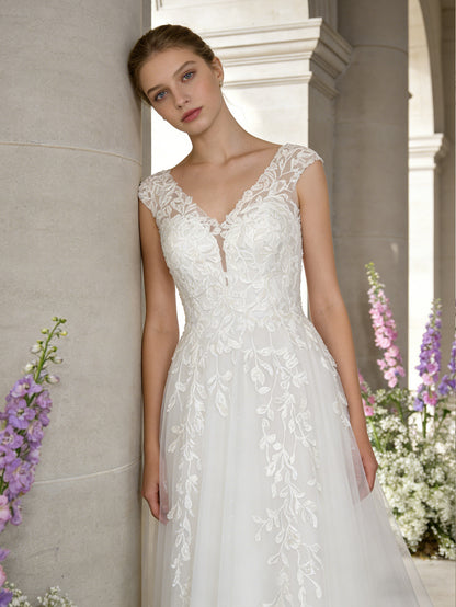 sleeveless V-neck lace sheath wedding dress with court train - image 3