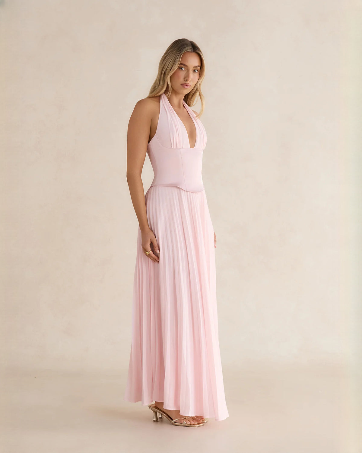 Pleated Halter Neck Chiffon A-Line Maxi Bridesmaid Dress for Special Occasion