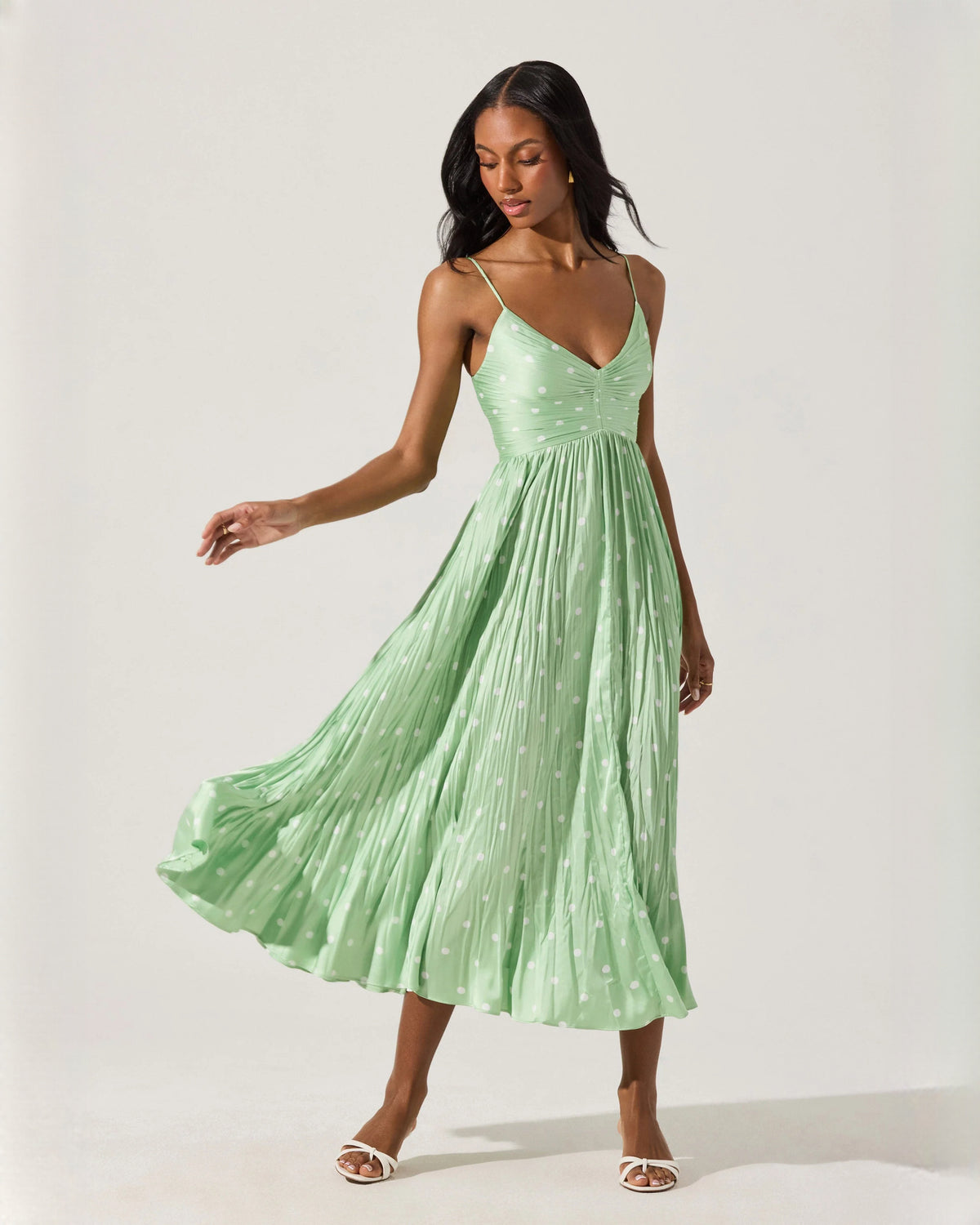 Elegant Wedding Reception Sleeveless Chiffon A-Line Midi Bridesmaid Dress