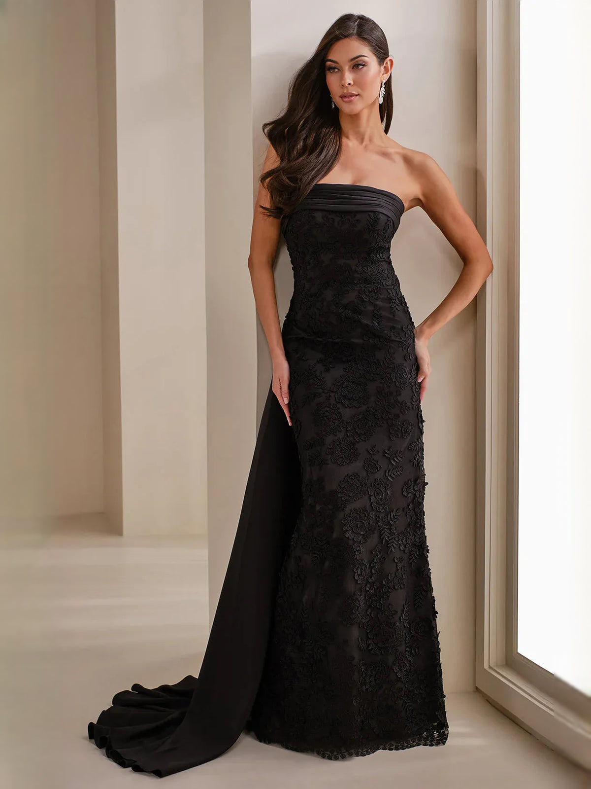 Strapless Lace Appliqué Mermaid Floor-Length Formal Dress