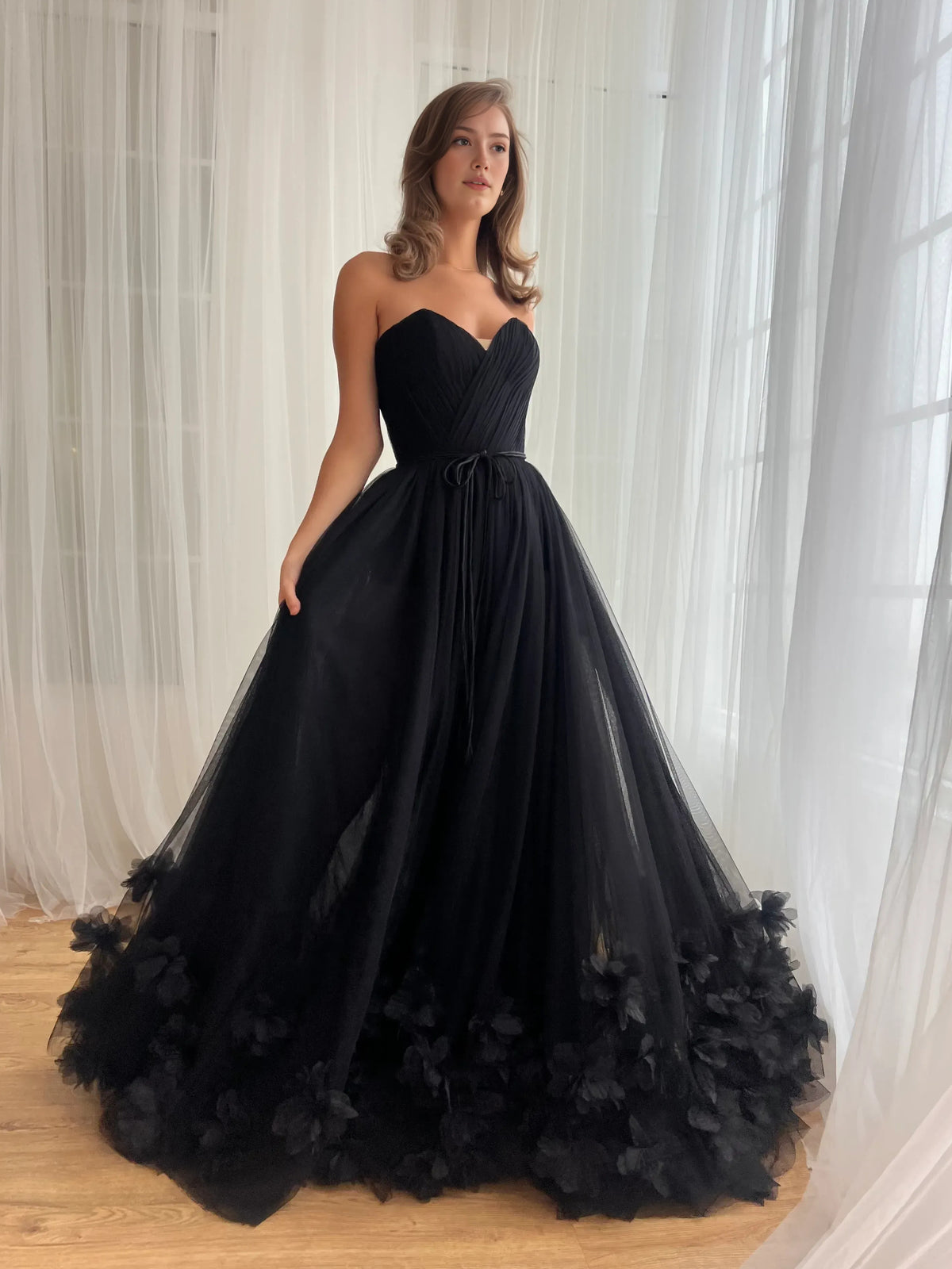 Black Pleated Flower-Applique Floral Sweetheart A-Line Floor-Length Tulle Prom Dress for Senior Prom