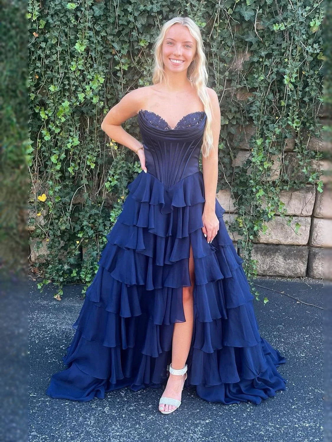 Ruched Corset Ruffled Slit Strapless A-Line Floor-Length Tulle Prom Dress for Red Carpet Event