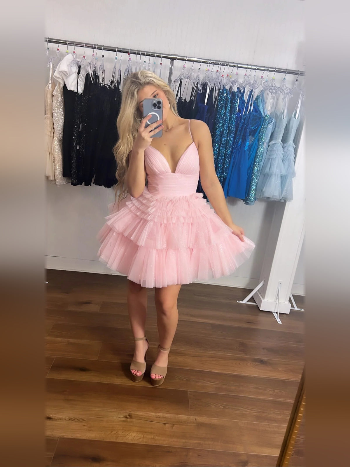Ruched Layered Ruffled V Neck A-Line Mini Tulle Homecoming Dress for City Wedding
