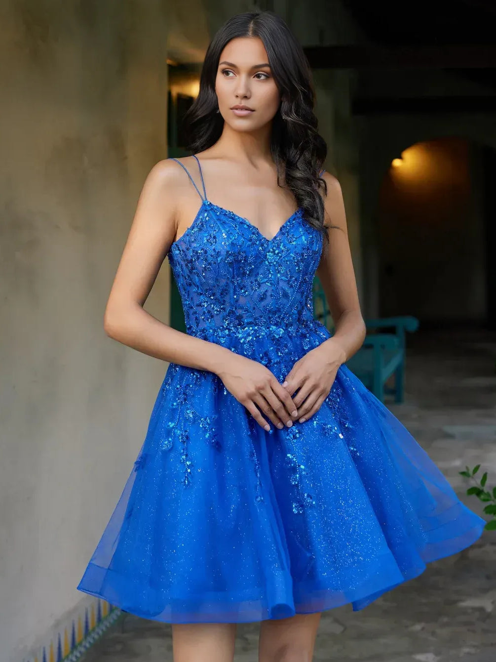 Corset Beaded V Neck A-Line Mini Tulle Homecoming Dress for Resort Dinner