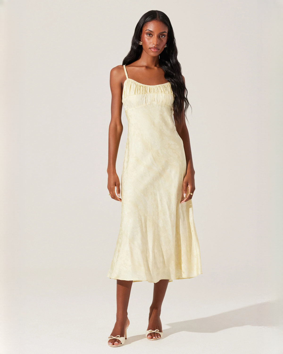 Graceful Bridal Party Sleeveless Mesh A-Line Midi Bridesmaid Dress