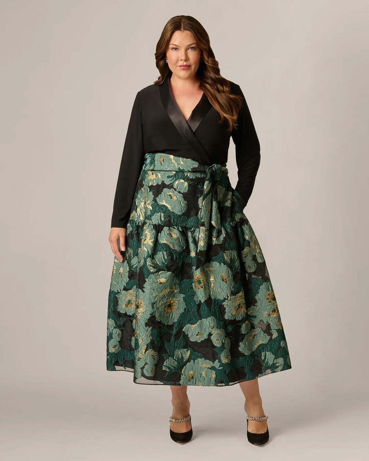 Long Sleeve Spaghetti Strap A-Line Maxi Mother of the Bride Dress for Theater Night