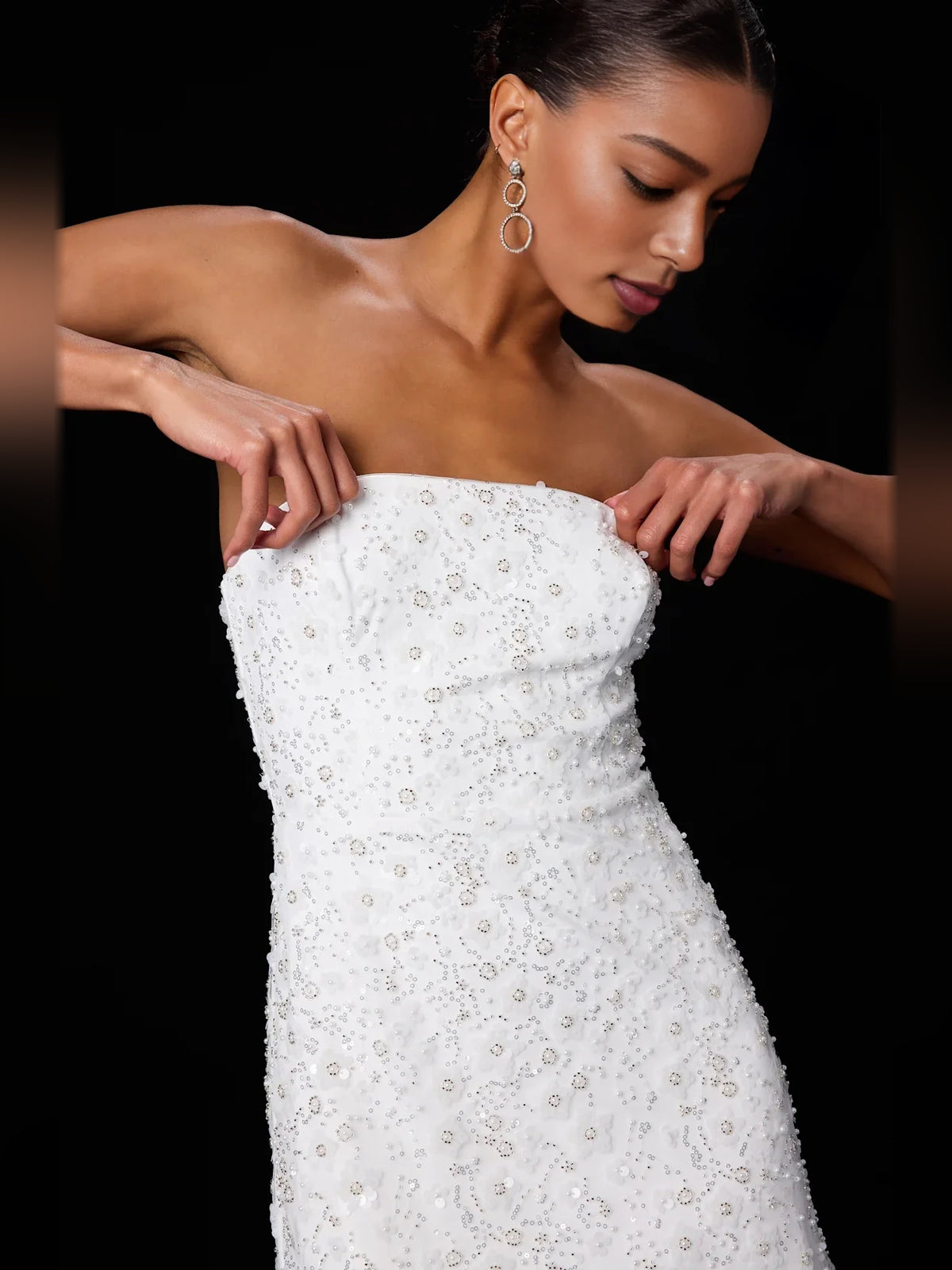 Beaded Pearl Floral Strapless Sheath Mini Tulle Homecoming Dress for Festive Dinner