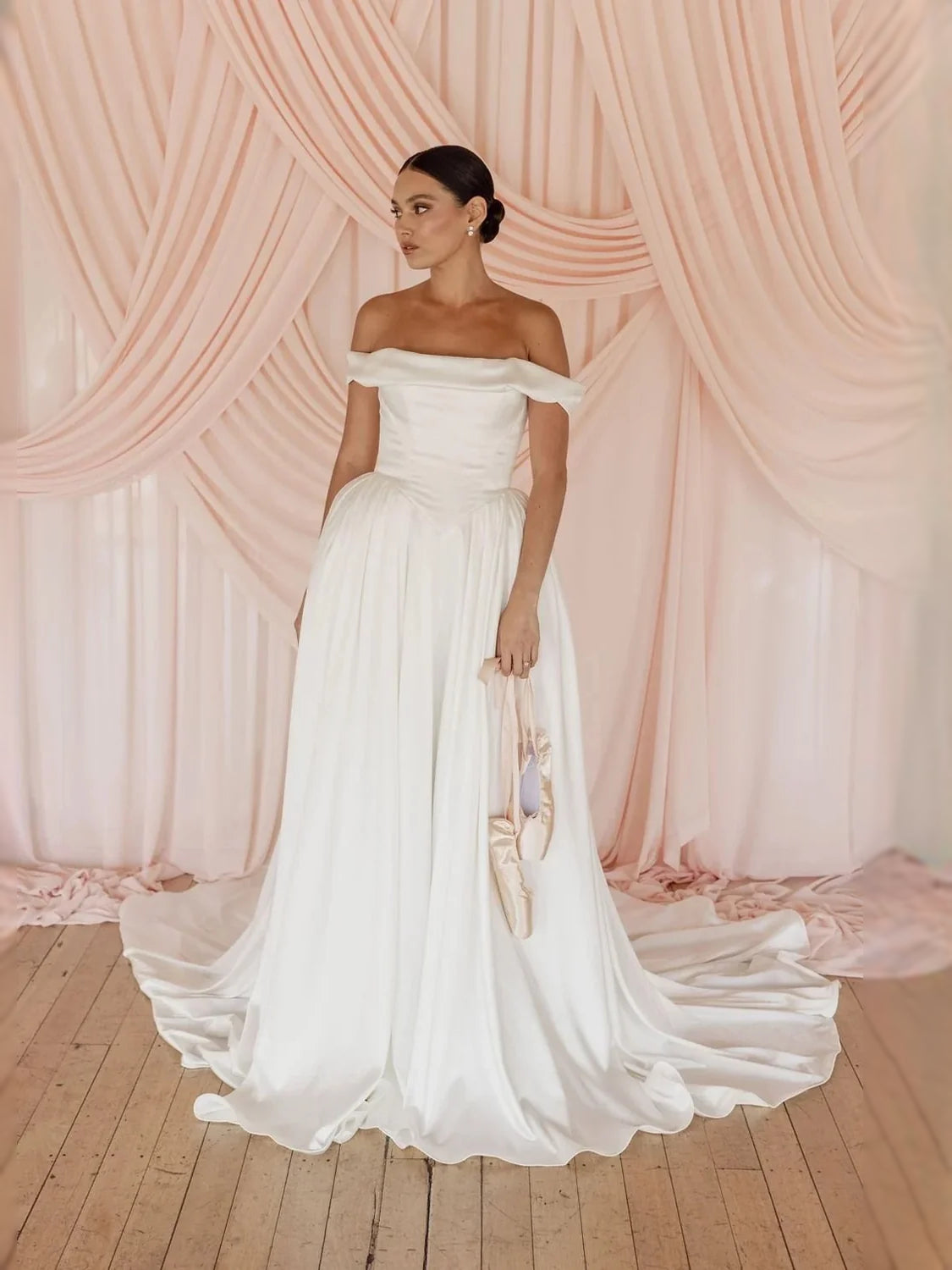 Draped Corset Off Shoulder Ball-Gown Floor-Length Stretch Satin Wedding Dress for Formal Reception